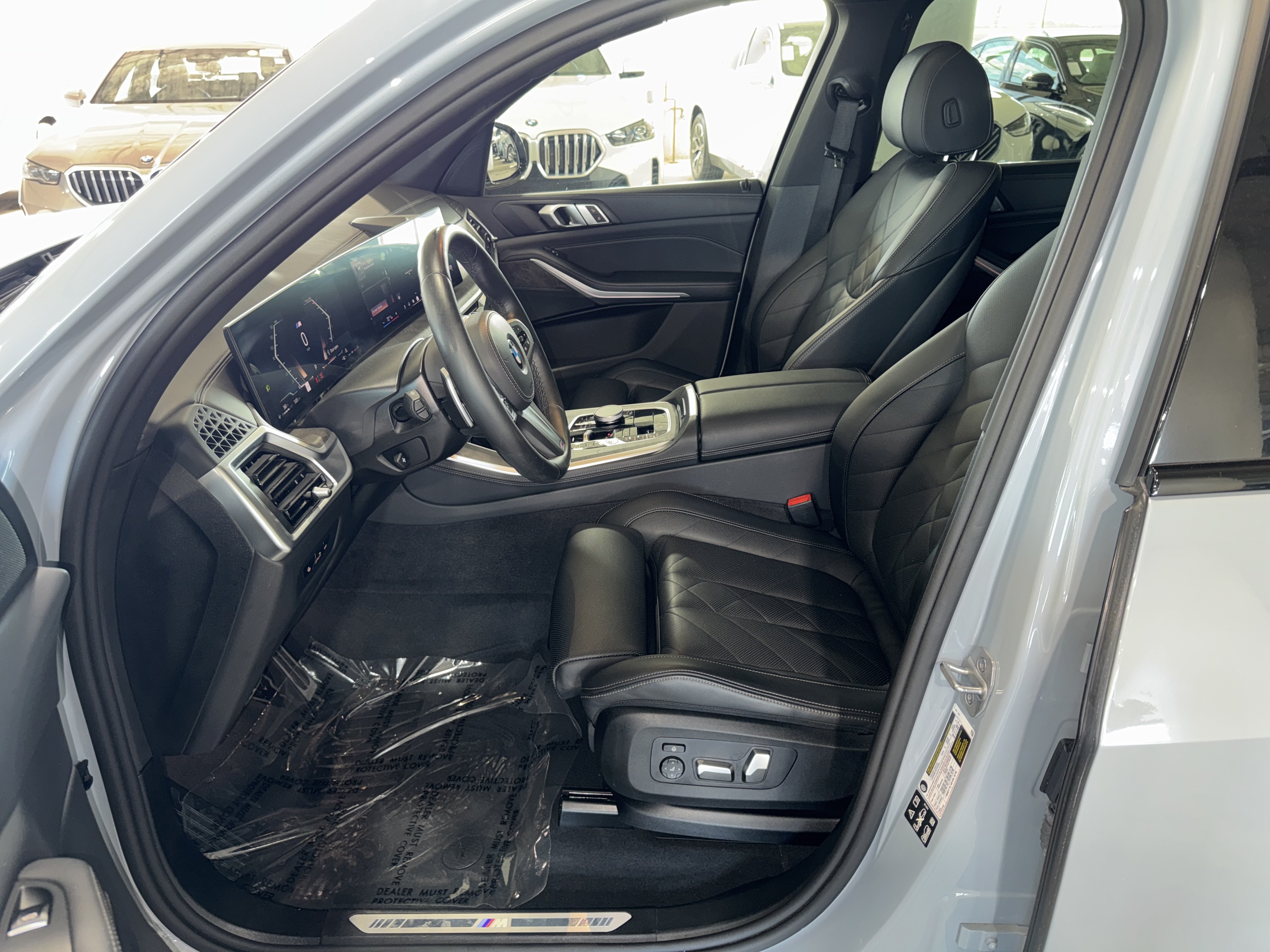 Used 2025 BMW X5 xDrive40i w/ M Sport Package AWD/4WD image 19
