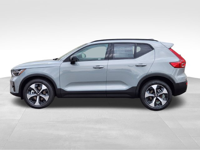 Used 2026 Volvo XC40 B5 Plus w/ Protection Package Premier AWD/4WD image 4