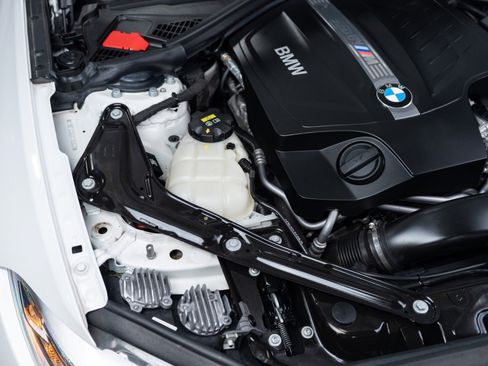 Used 2016 BMW M2 image 18