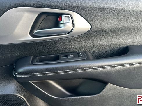 Used 2019 Chrysler Pacifica Touring Plus w/ S Appearance Package image 26