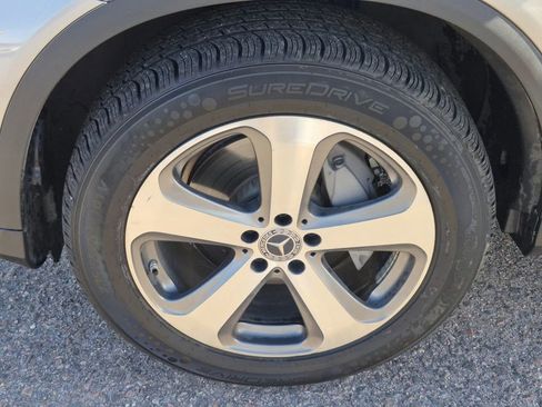 Used 2019 Mercedes-Benz GLC 300 4MATIC image 18