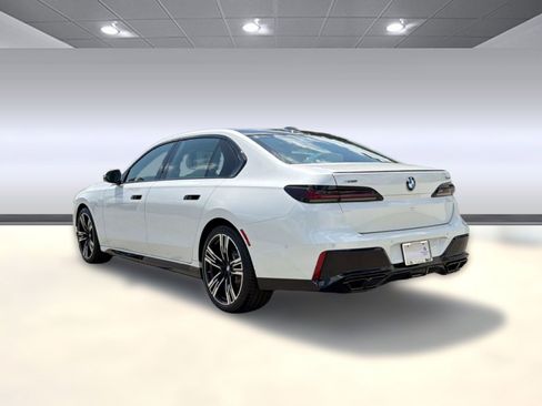 New 2026 BMW 760i xDrive w/ Executive Package AWD/4WD image 3