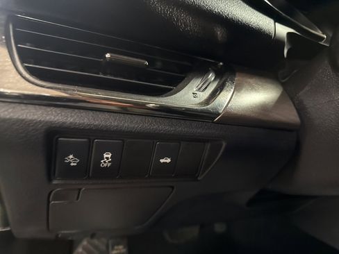 Used 2018 Toyota Avalon XLE Plus image 7