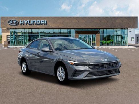 New 2026 Hyundai Elantra SE FWD image 11