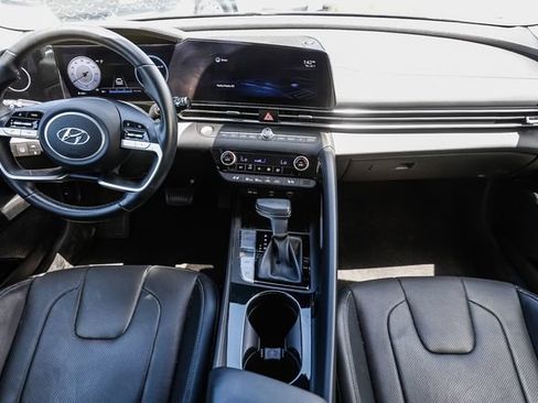Certified 2022 Hyundai Elantra Limited FWD image 12
