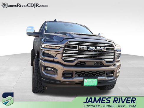 Used 2025 RAM 2500 Laramie w/ Sport Appearance Package AWD/4WD image 10