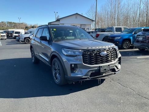 New 2026 Ford Explorer ST-Line w/ ST-Line Street Pack image 3