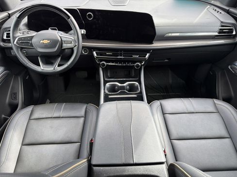 Used 2025 Chevrolet Traverse High Country image 17