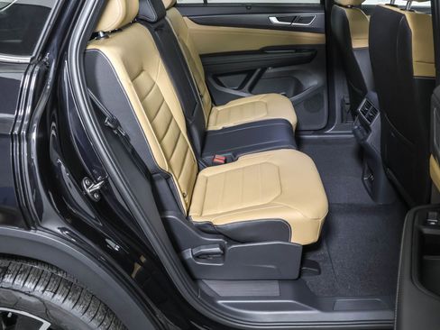 New 2026 Volkswagen Atlas Cross Sport SEL AWD/4WD image 40