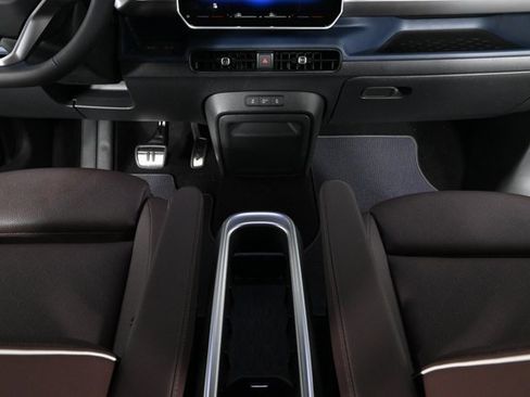 New 2025 Volkswagen ID. Buzz Pro S image 19