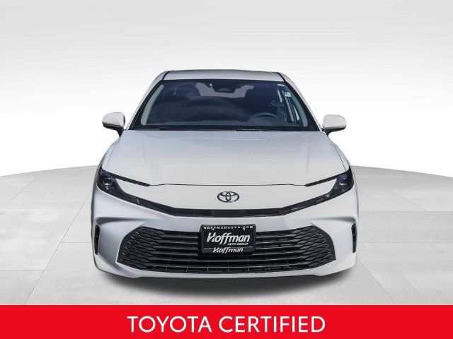 Used 2025 Toyota Camry LE FWD image 4