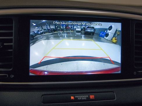 Used 2020 Kia Sportage LX image 14