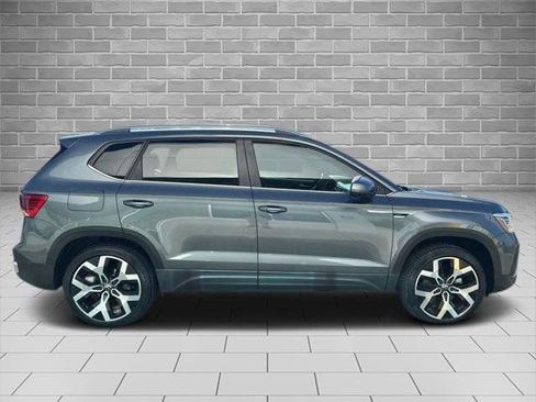 Used 2023 Volkswagen Taos SEL AWD/4WD image 2