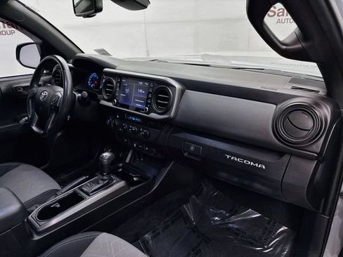 Used 2021 Toyota Tacoma TRD Off-Road AWD/4WD image 27