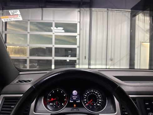 Used 2020 Volkswagen Atlas Cross Sport SE image 8