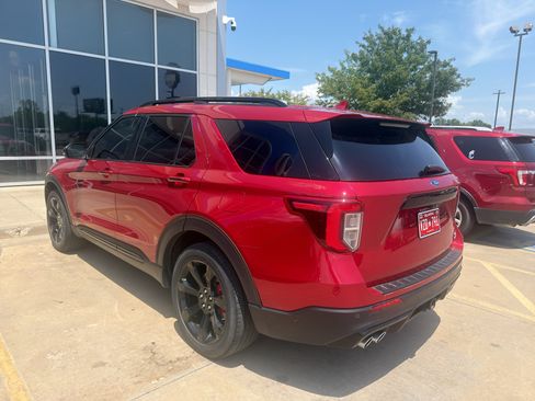 Used 2020 Ford Explorer ST w/ ST Street Pack AWD/4WD image 4