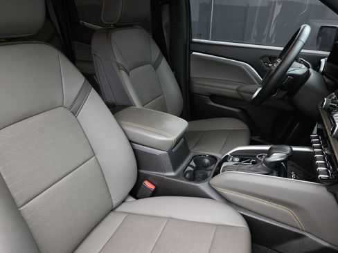 Used 2024 Chevrolet Colorado ZR2 w/ ZR2 Convenience Package III image 26