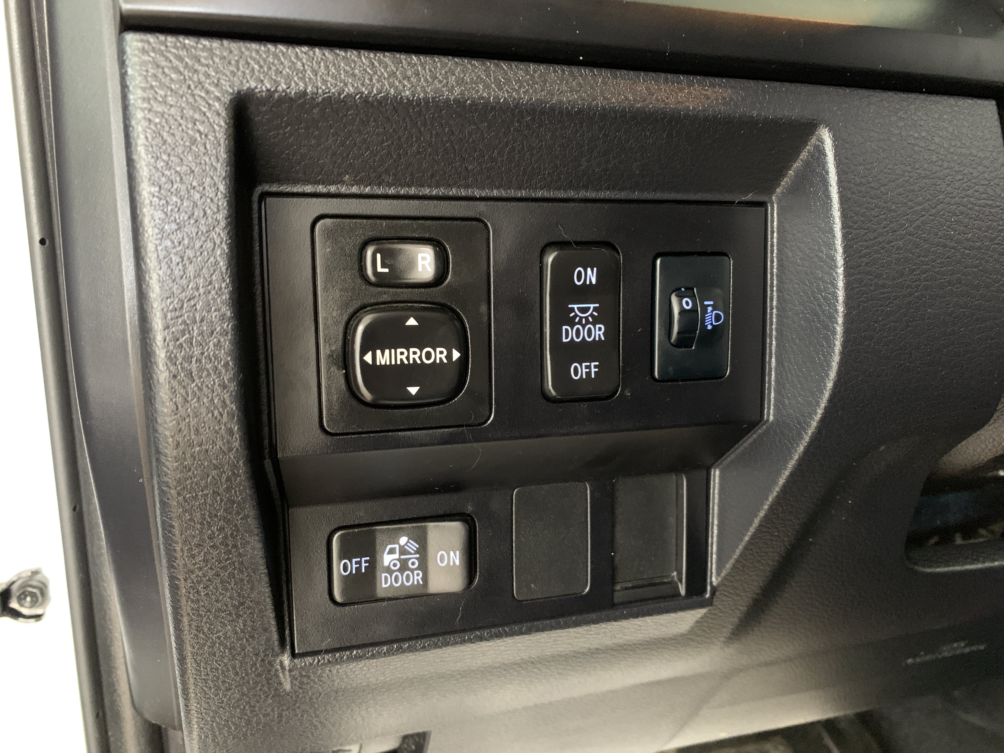 Used 2017 Toyota Tundra SR AWD/4WD image 21