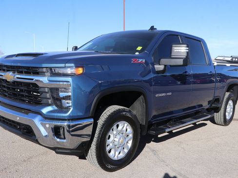 Used 2025 Chevrolet Silverado 2500 LT w/ All Star Edition image 3