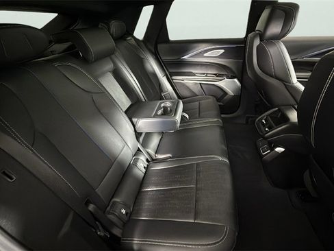 Used 2025 Cadillac Lyriq Sport image 29