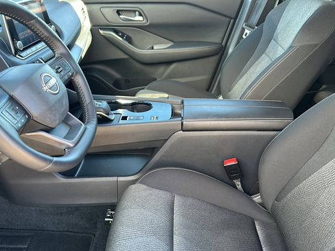 Certified 2025 Nissan Rogue SV image 13