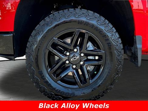 Used 2025 Chevrolet Silverado 1500 Custom Trail Boss AWD/4WD image 30