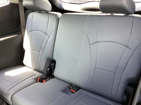 Used 2021 Buick Enclave Essence w/ Sound and Sites Package FWD image 14