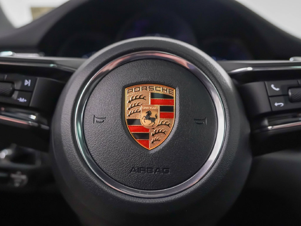 Certified 2026 Porsche Macan AWD/4WD image 27