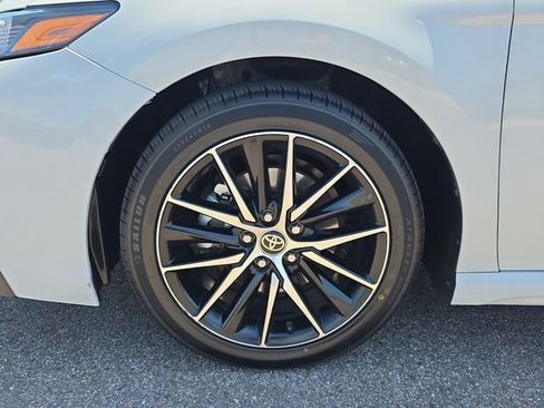 Used 2023 Toyota Camry SE FWD image 9