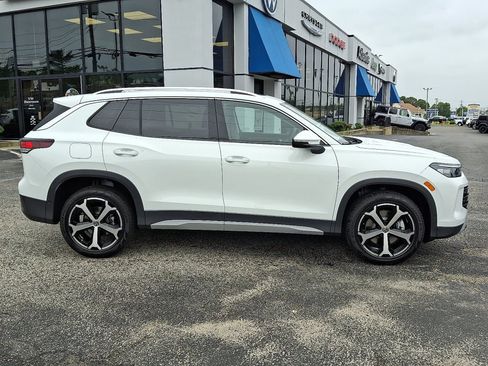 New 2025 Volkswagen Tiguan SE image 4