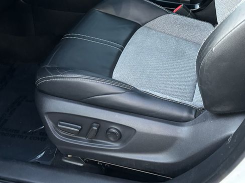 Used 2020 Toyota Corolla XSE image 21