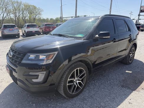 Used 2016 Ford Explorer Sport w/ Equipment Group 401A AWD/4WD image 8