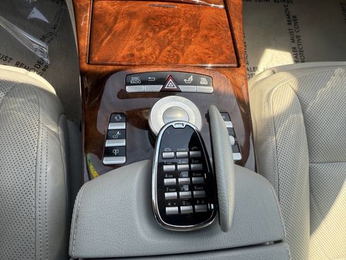 Used 2011 Mercedes-Benz S 550 image 23
