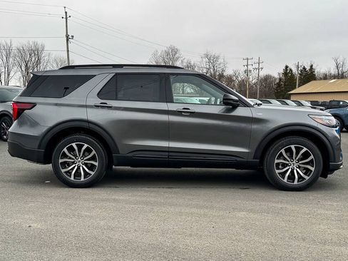 New 2026 Ford Explorer ST-Line AWD/4WD image 2