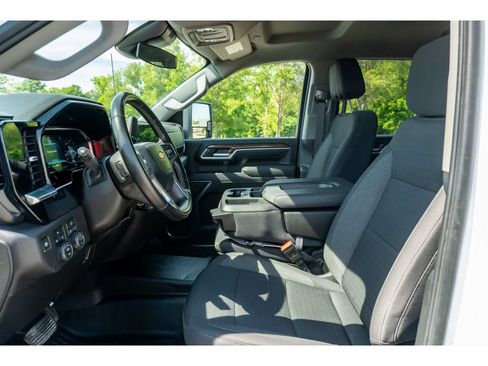 Used 2025 Chevrolet Silverado 2500 LT w/ Convenience Package AWD/4WD image 12
