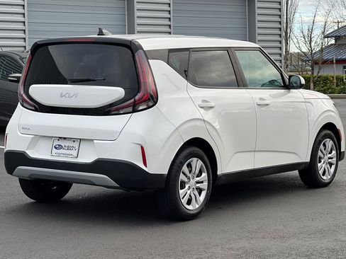 Used 2023 Kia Soul LX image 4