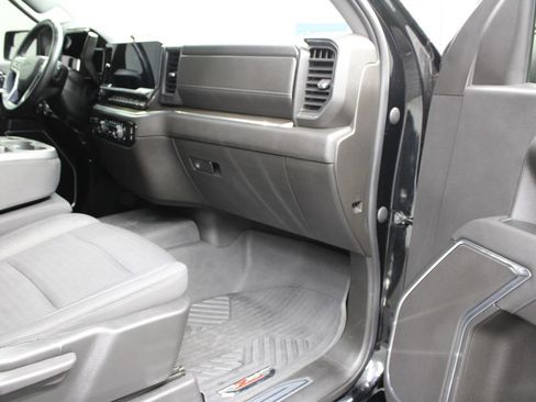 Used 2022 Chevrolet Silverado 1500 RST AWD/4WD image 29