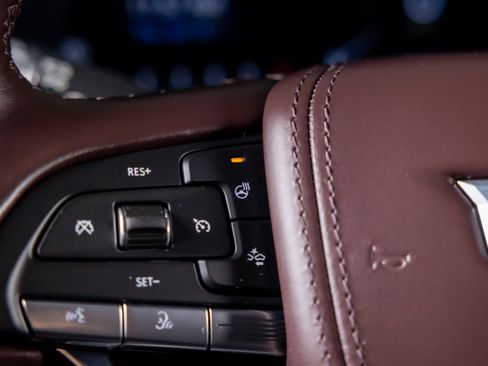 Used 2023 Cadillac Escalade ESV Premium Luxury Platinum AWD/4WD image 34