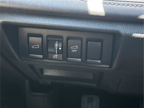Used 2023 Subaru Outback Limited AWD/4WD image 27