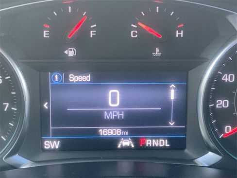 Used 2023 Chevrolet Equinox LT image 11