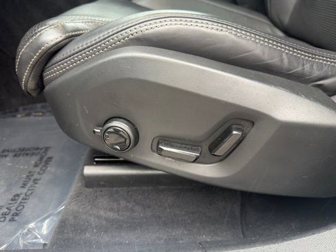 Used 2022 Volvo XC60 T8 Inscription w/ Advanced Package image 16