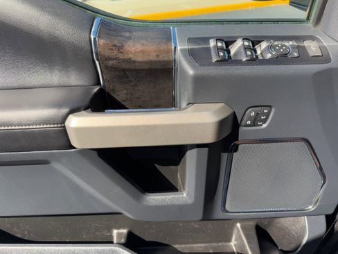 Used 2022 Ford F450 Lariat w/ FX4 Off-Road Package image 35