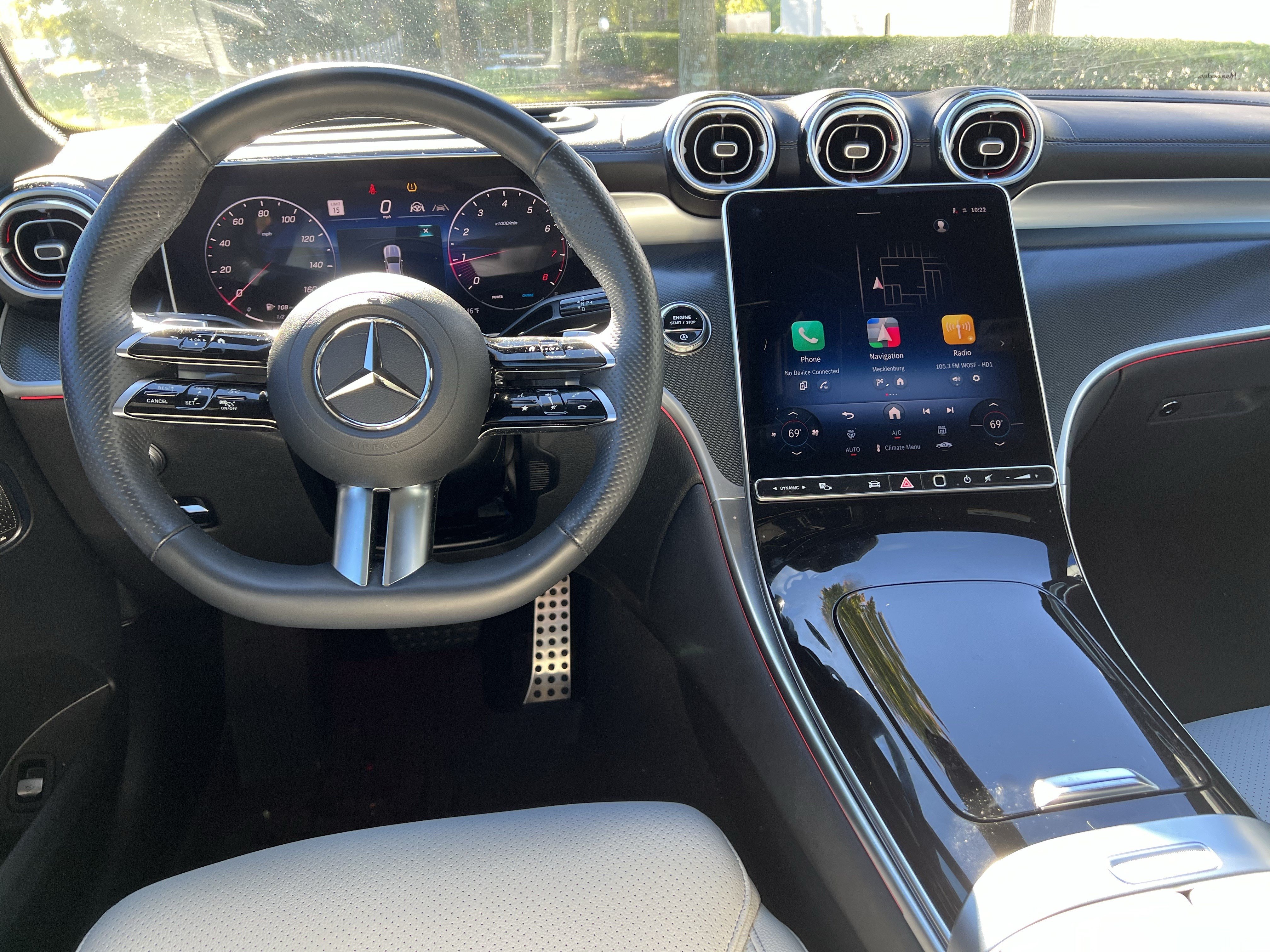 Used 2025 Mercedes-Benz GLC 300 4MATIC image 30