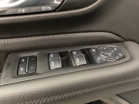 Used 2024 GMC Yukon Denali w/ Advanced Technology Package image 25