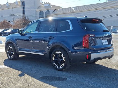 Certified 2024 Kia Telluride S w/ S Sunroof Package image 4