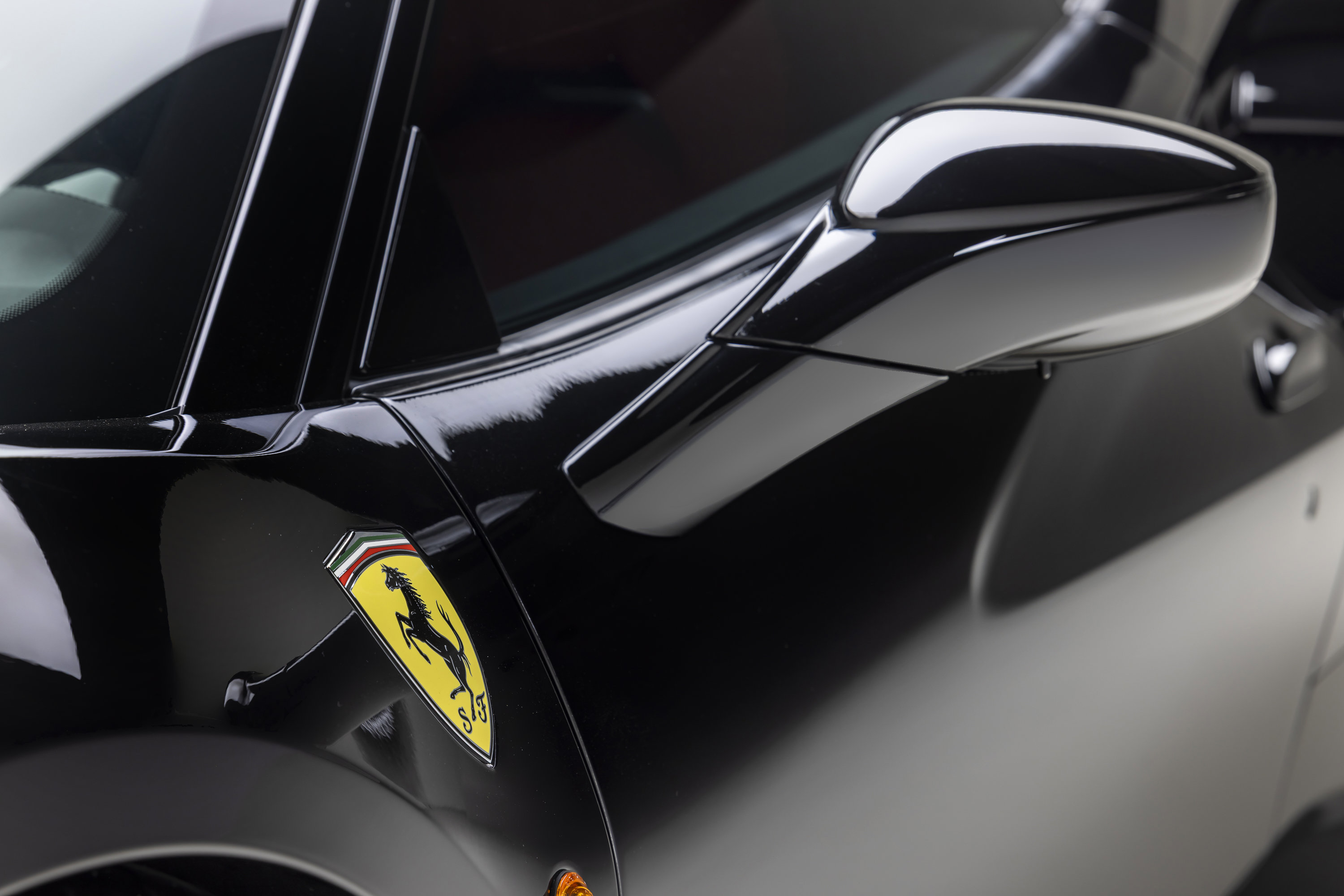 Certified 2018 Ferrari 488 GTB RWD image 33