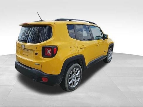 Used 2015 Jeep Renegade Latitude image 4