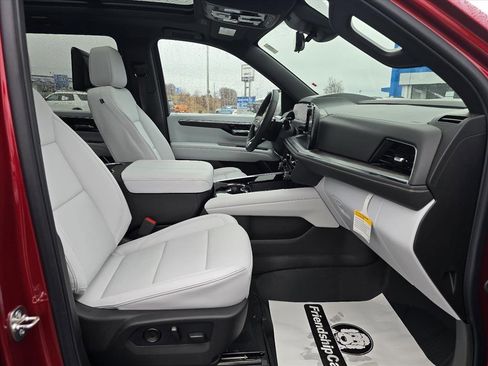 New 2026 Chevrolet Suburban Premier image 11