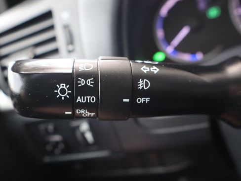 Used 2012 Lexus CT 200h Premium w/ Leather Pkg FWD image 32