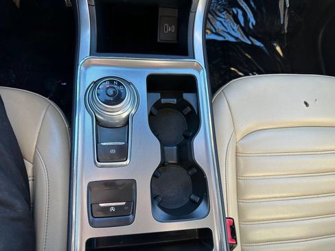 Used 2022 Ford Edge SEL w/ Convenience Package image 19